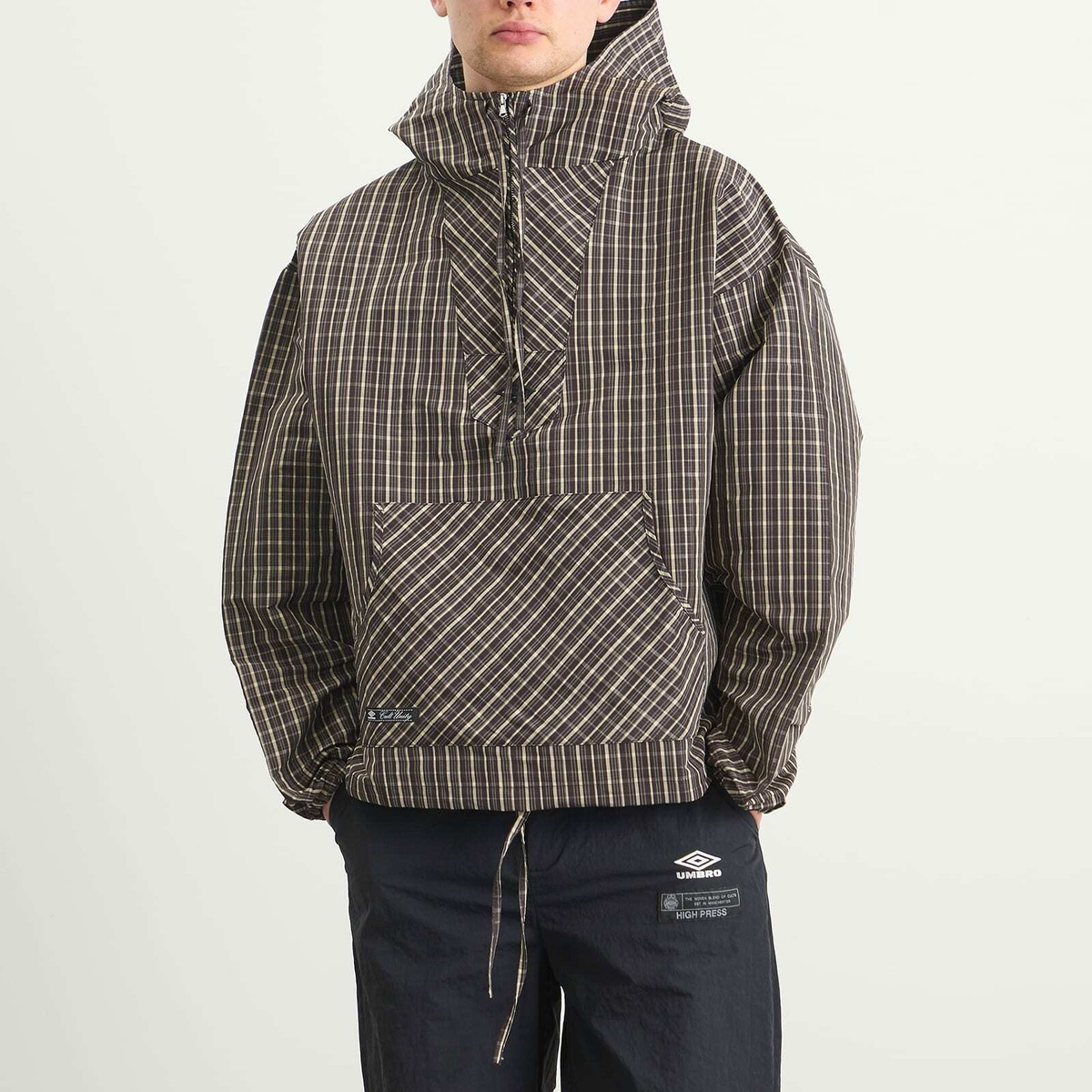 Umbro by Slam Jam Men's Checked Masked Anorak in Beige/Dark Brown