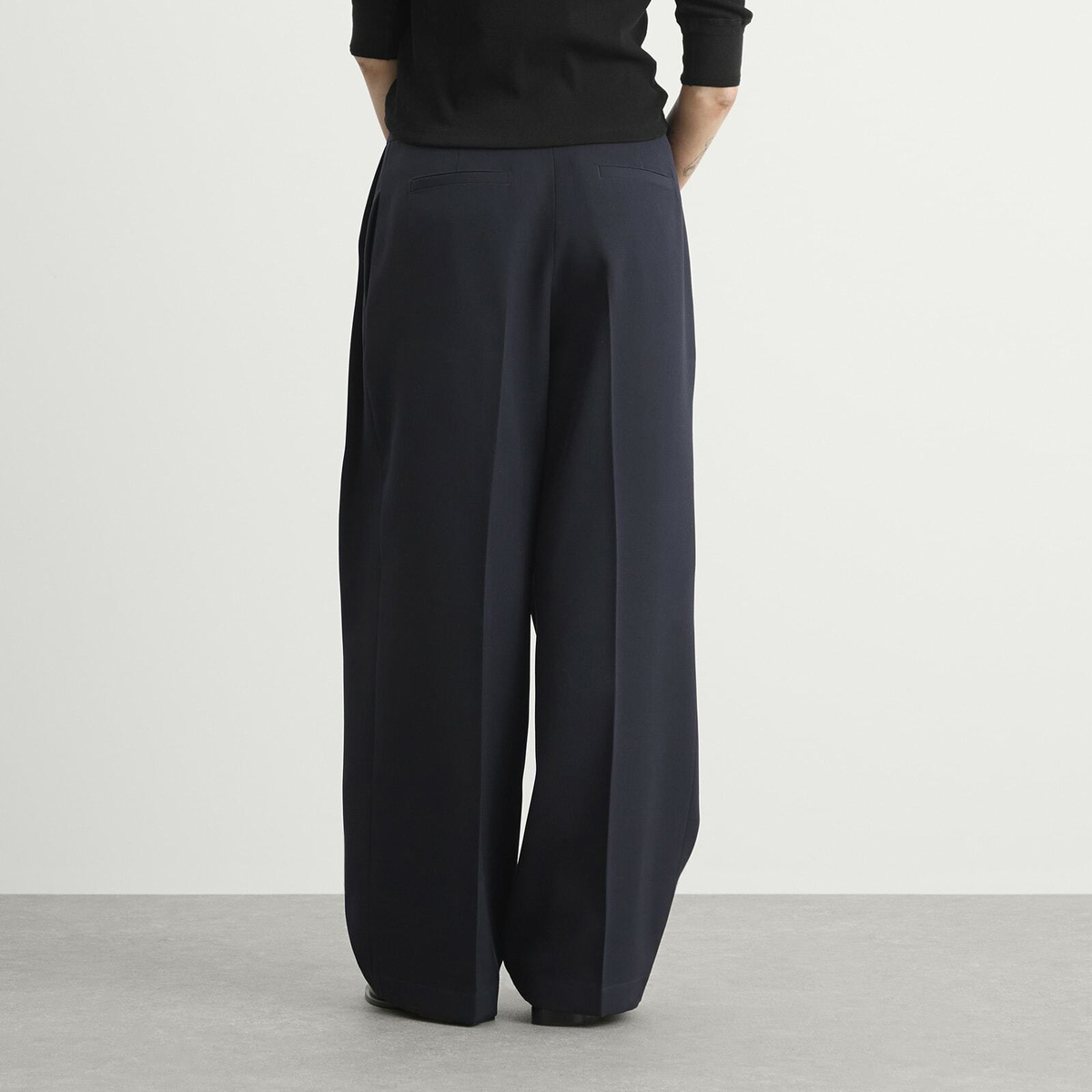 Jil Sander Women's Pleated Trousers in Navy
