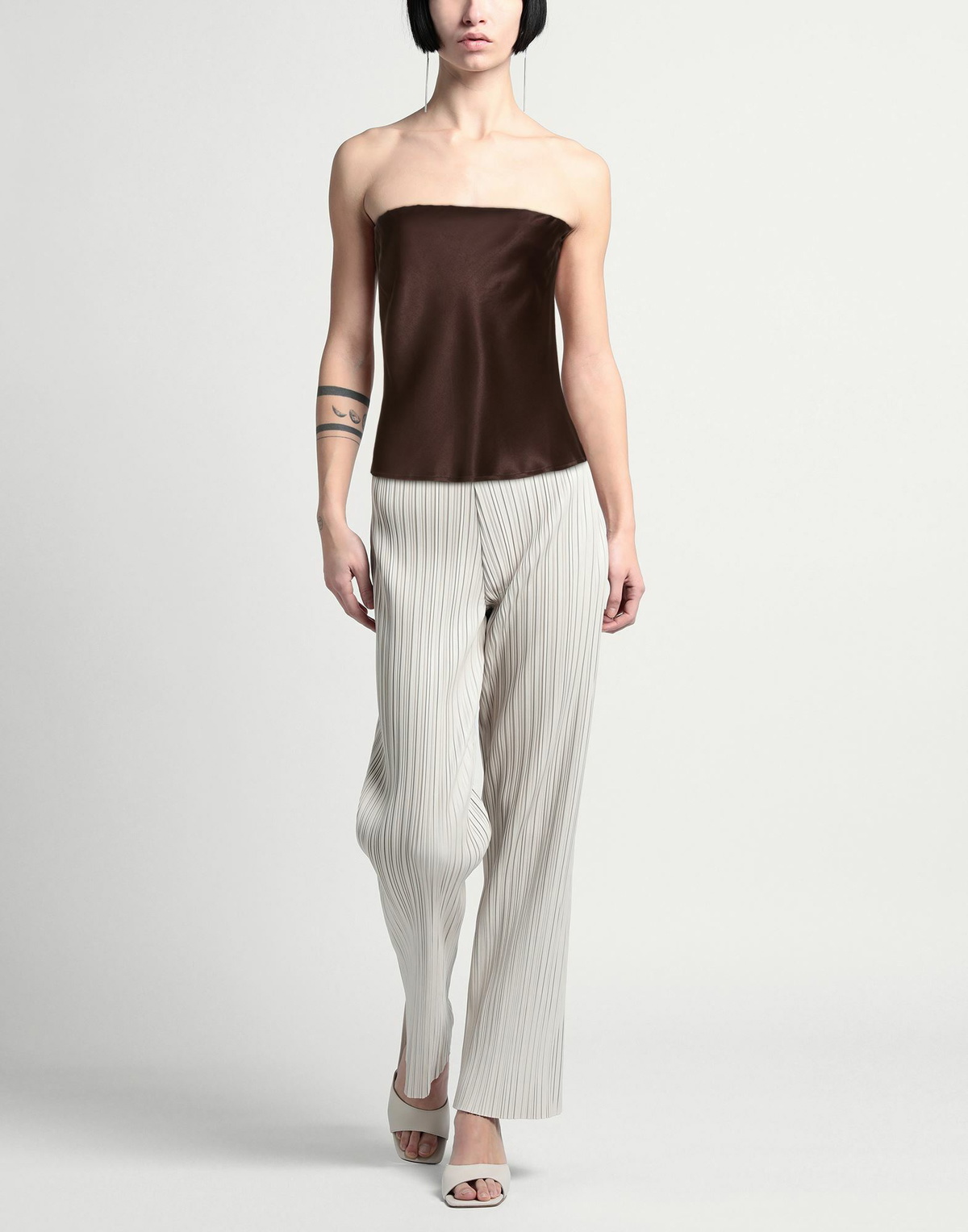 Donni. Womens Top Dark in Brown