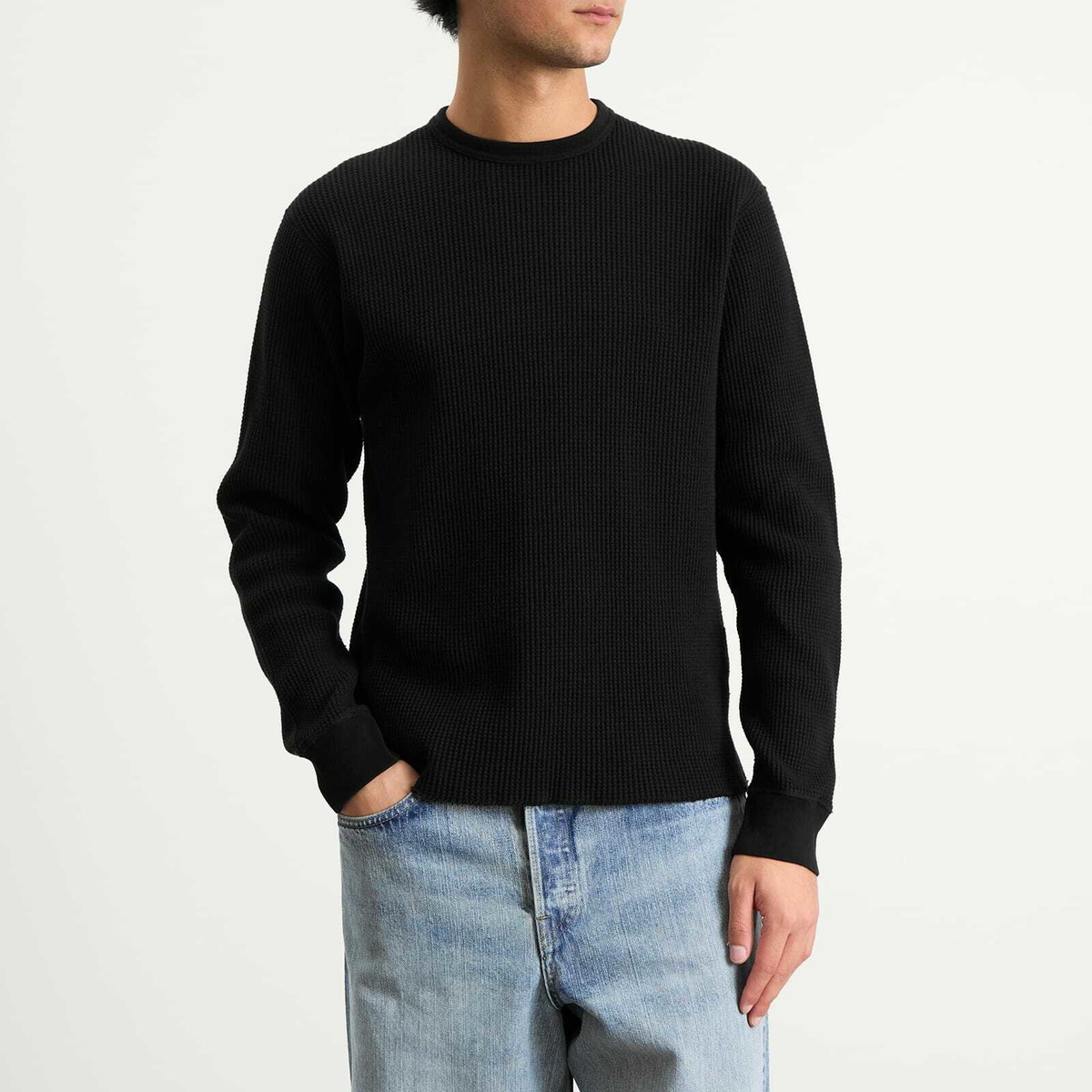BEAMS Men's Waffle Crew Neck Sweatshirt in Black