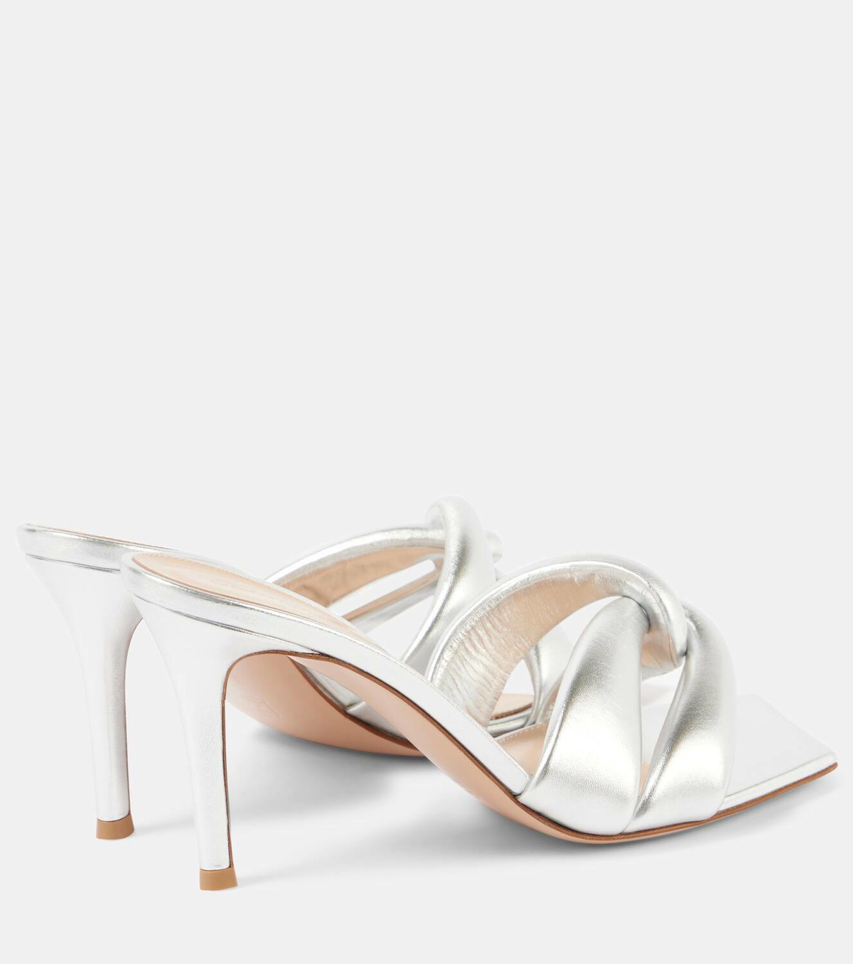 サンダル・ミュール Gianvito Rossi 'Amour' mules GIANVITO ROSSI Amour twisted patent-leather mules | THE OUTNET