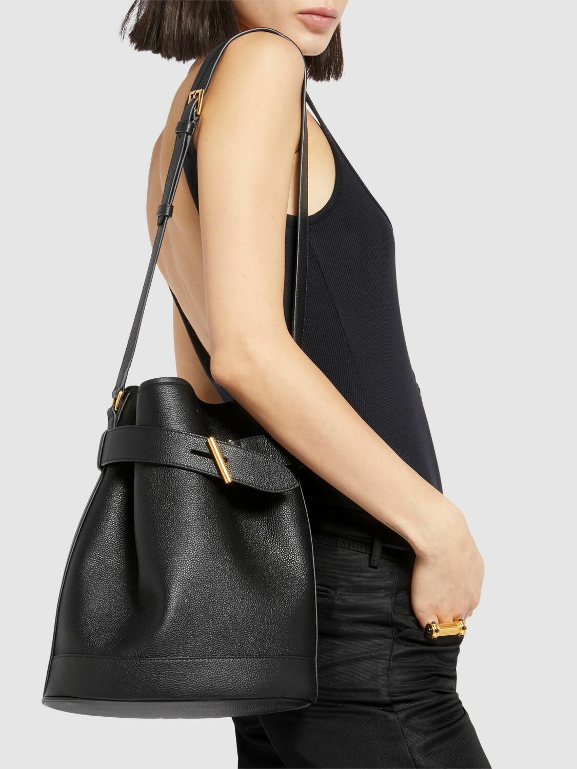 TOM FORD Medium Tara Grain Leather Bucket Bag TOM FORD