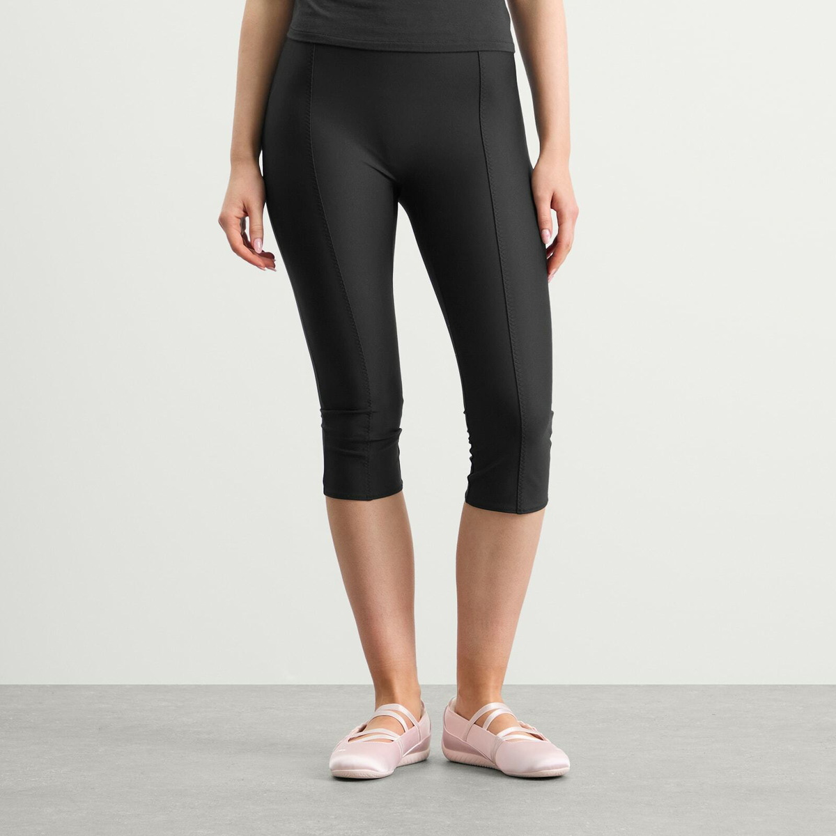SKIMS Women's Body Capri in Onyx
