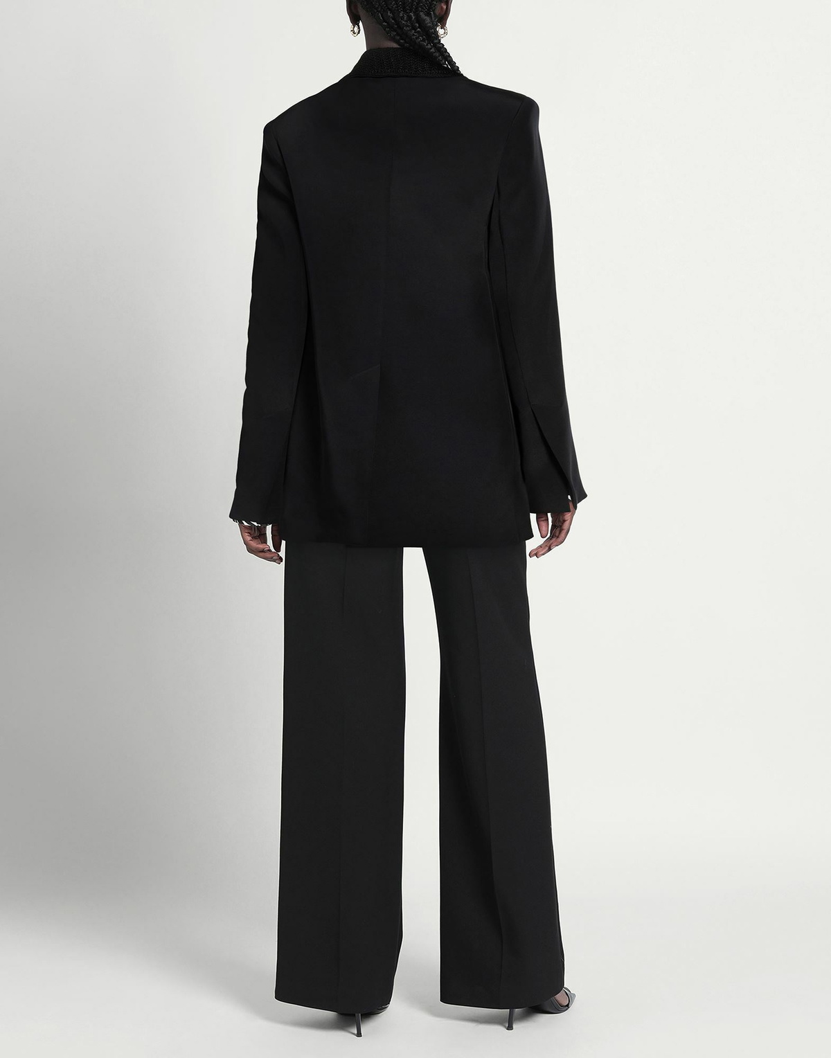 The Mannei Womens Blazer in Black