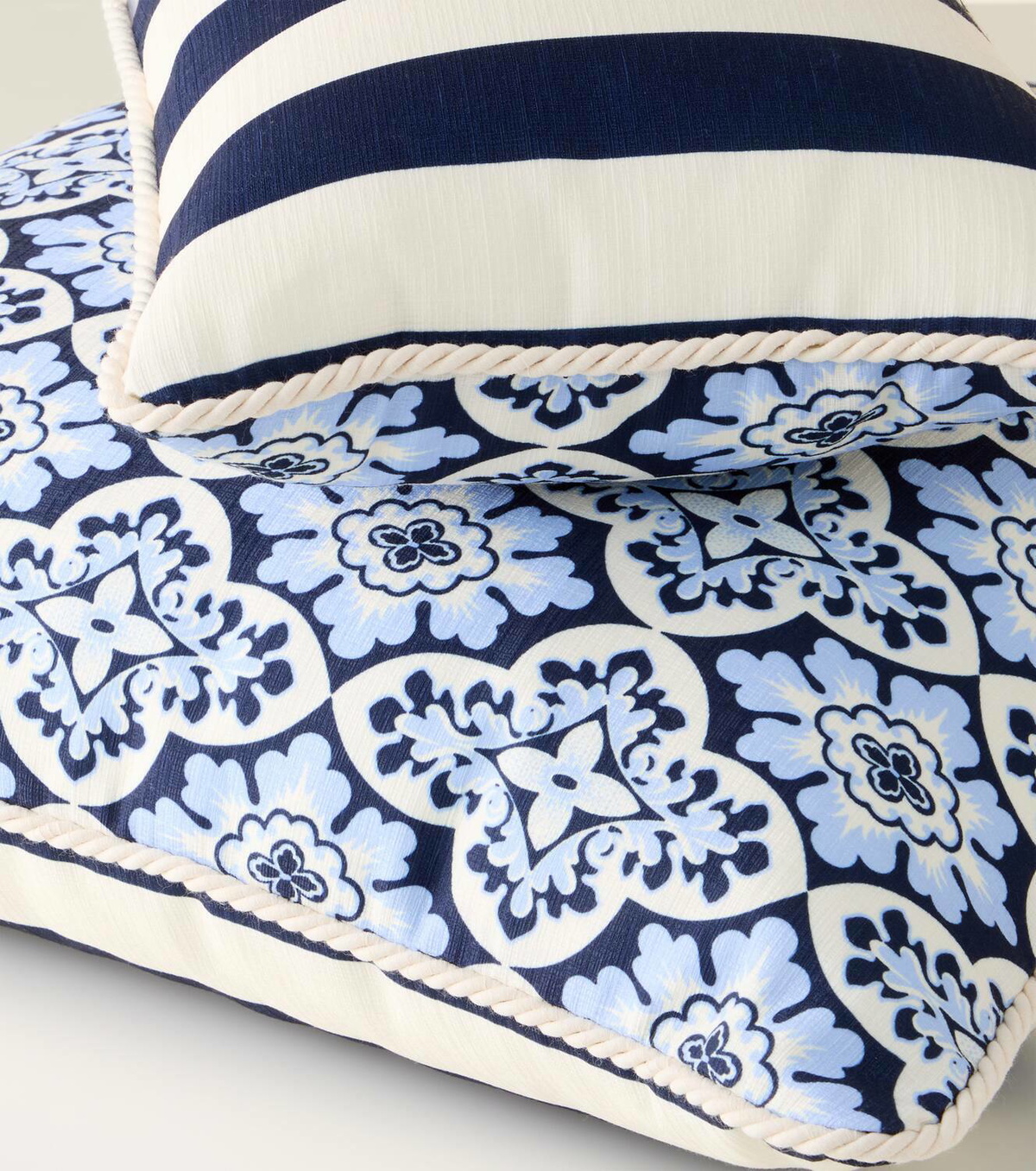 La DoubleJ Printed cotton cushion