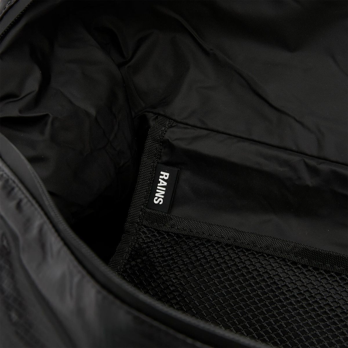 RAINS Sibu Weekend Bag in Black 