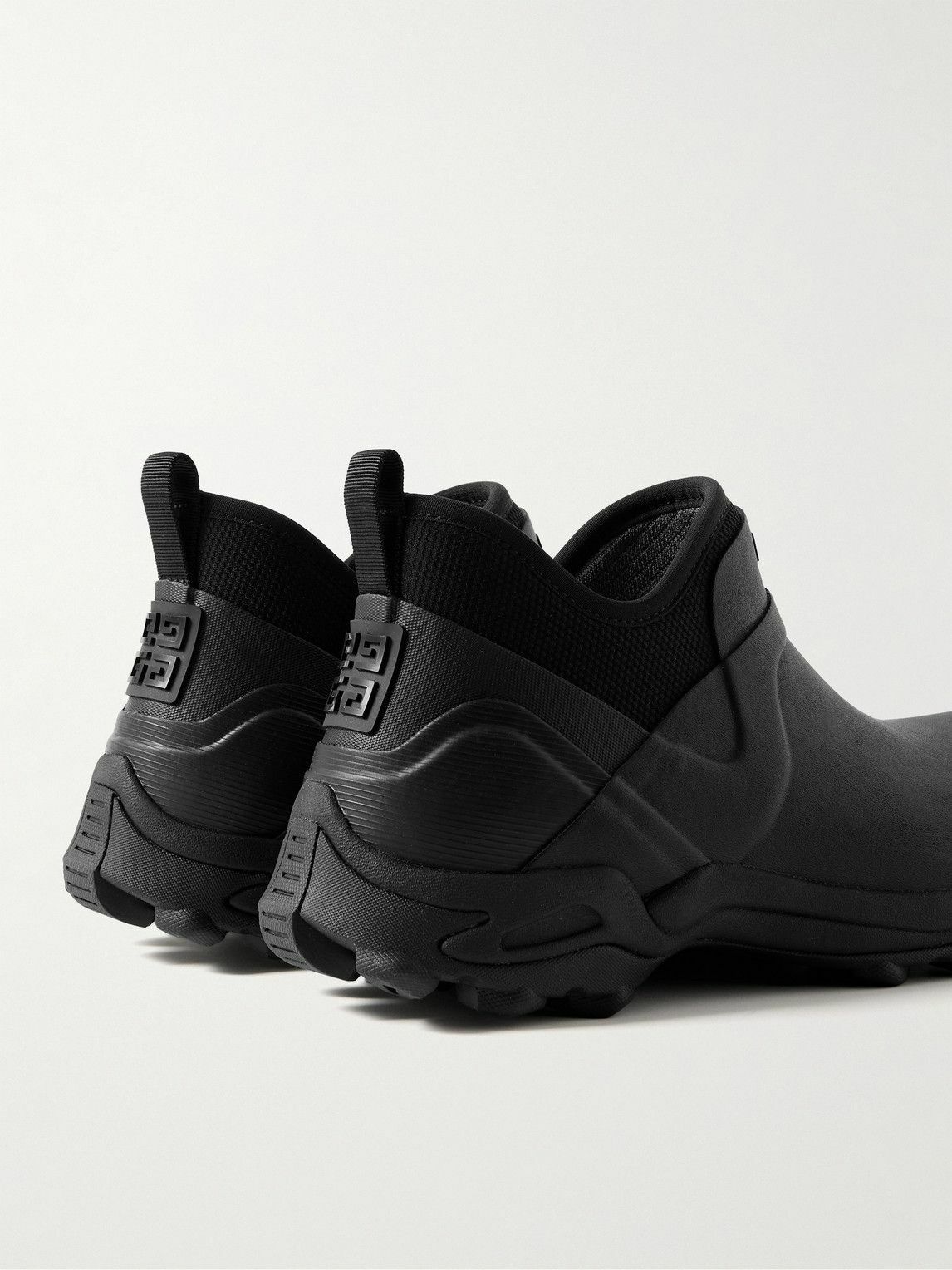 【Givenchy】ジバンシィ + BOGS ネオプレントリム ラバーブーツ 都会を制する足元【GIVENCHY】BOGSネオプレントリムラバーブーツ
