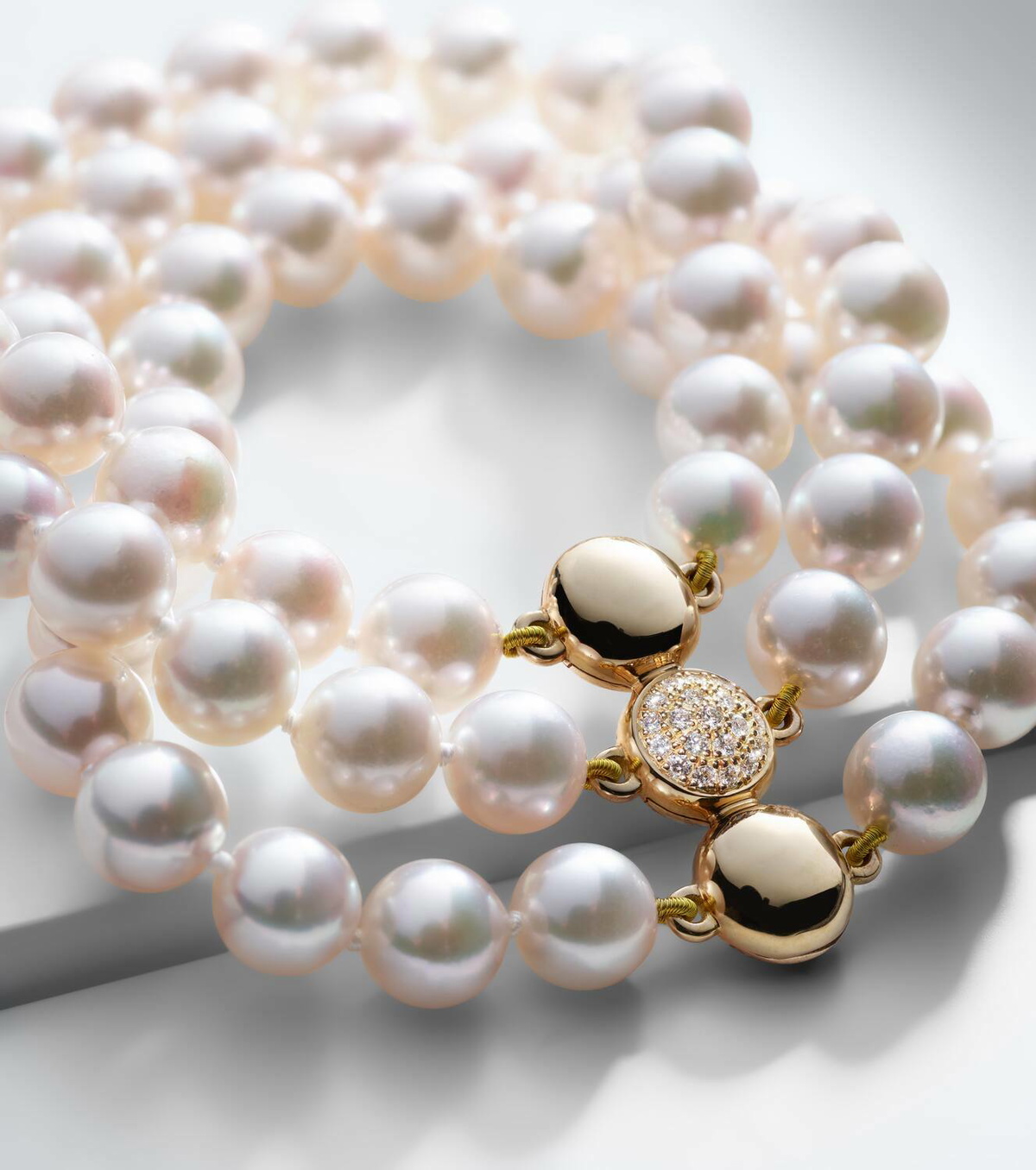 Bucherer Fine Jewellery Grace 18kt gold bracelet with pearls and diamonds