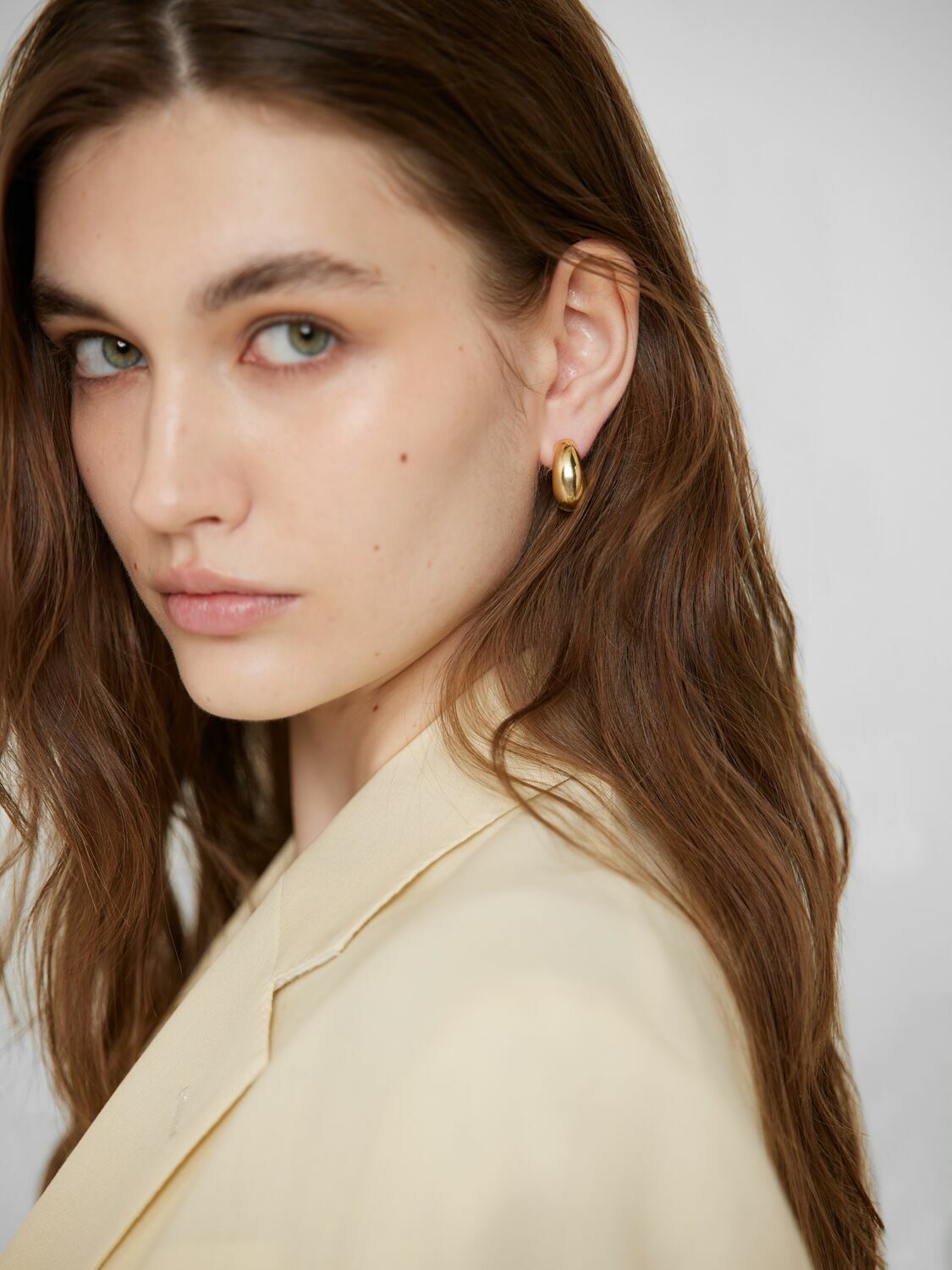 TOM WOOD Ice Medium Hoop Earrings Tom Wood
