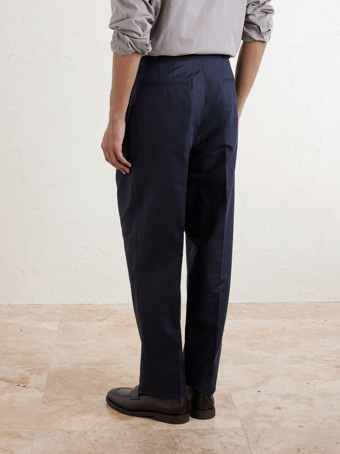 Brunello Cucinelli - Tapered Pleated Cotton and Linen-Blend Trousers - Blue