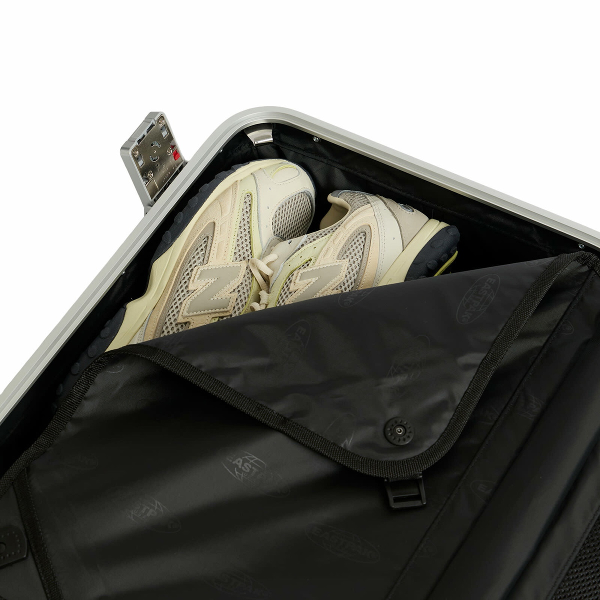 Eastpak Resist'r Luggage Case - Small in Metal Silver 