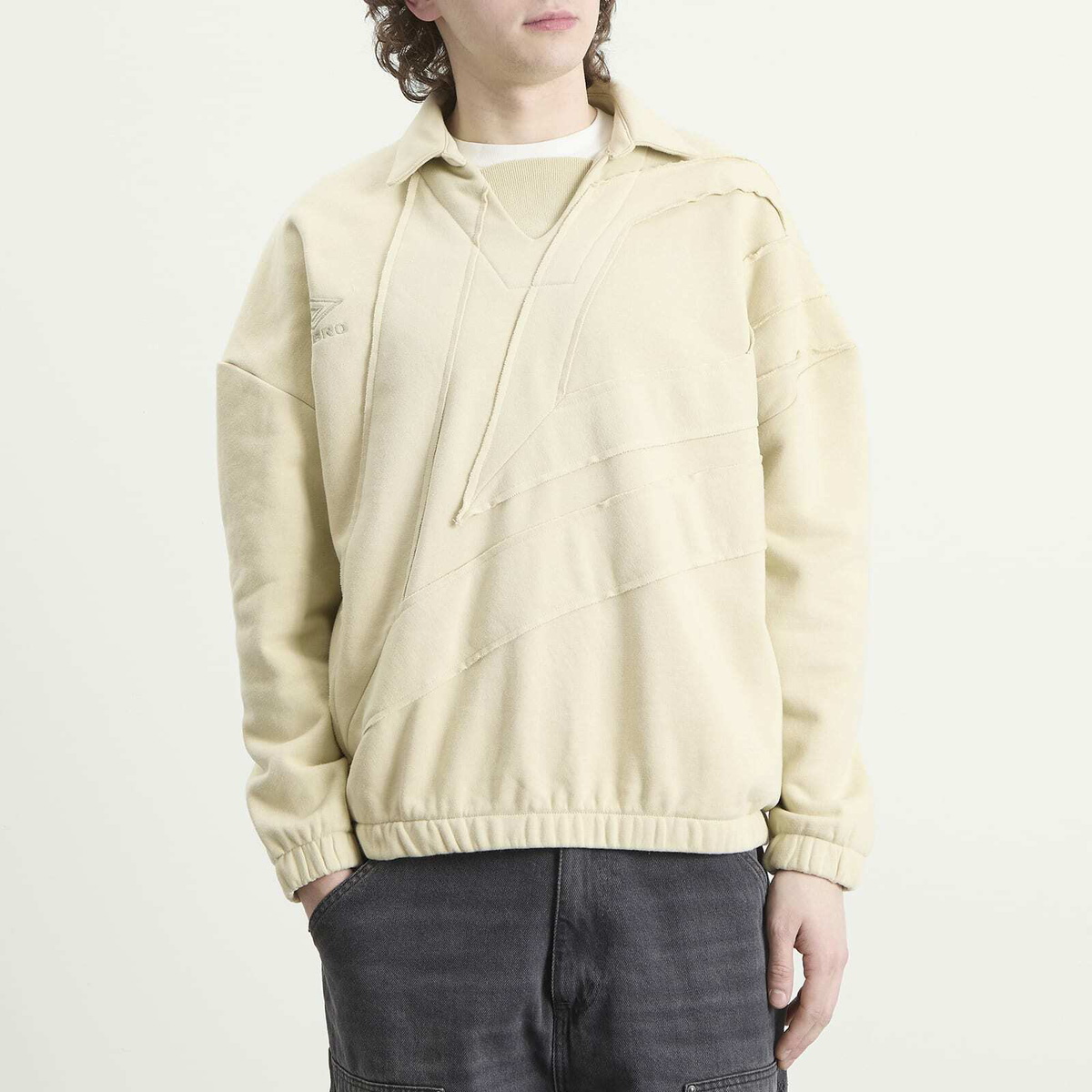 Umbro Men's Diamond Drill Sweat Top in Dust