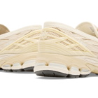 New Balance 1906L Sneaker in Bisque