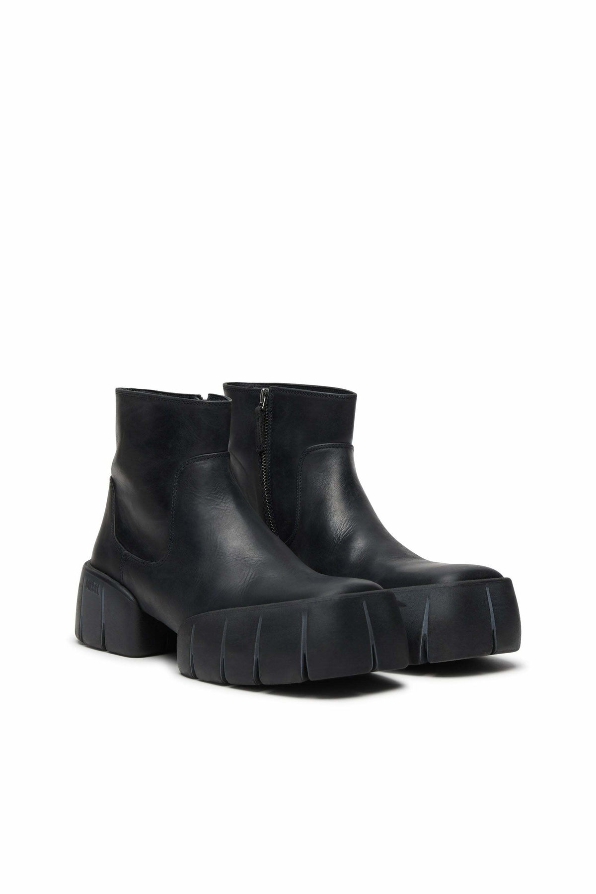 Diesel D-Tex-Oiled leather ankle boots with split sole - Boots Mens in Black