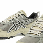 Asics Gel-Ventx Sneaker in Clay Grey/Dried Leaf Green