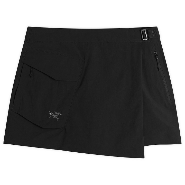 Photo: Arc'teryx Women's Sonii SL Skort in Black