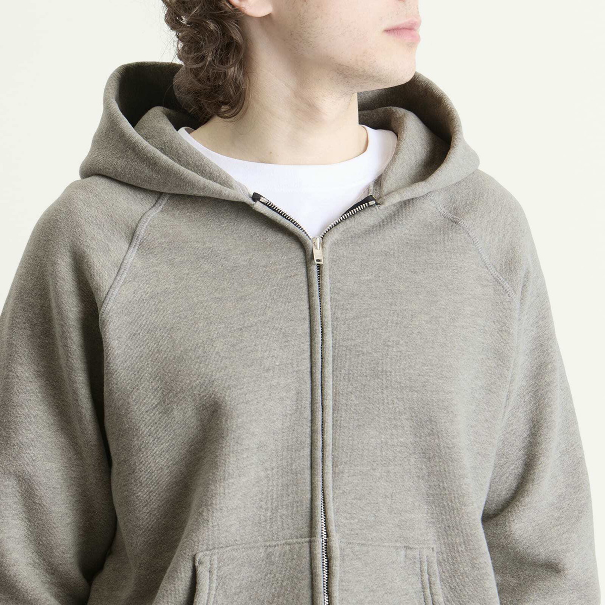 Les Tien Men's Heavyweight Raglan Zip Hoodie in Heather Grey