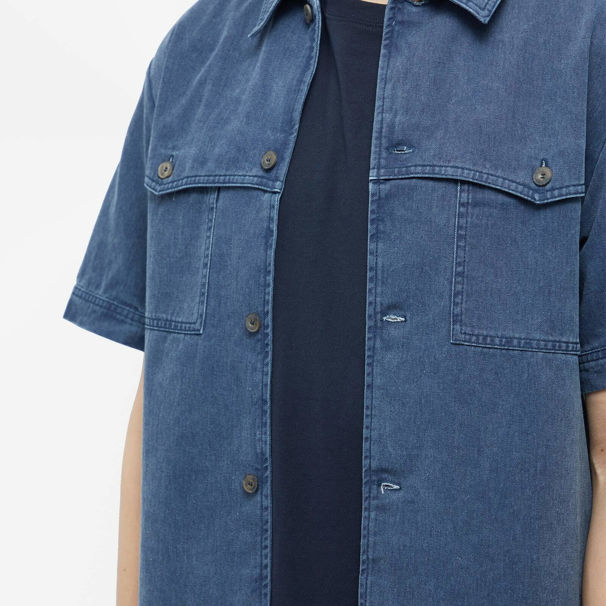 A.P.C｜SHORT-SLEEVED ROUND NECK T-SHIRTS (Jean Homme T-S A.P.C. Men's Gilles Short Sleeve Washed Denim Shirt in Blue