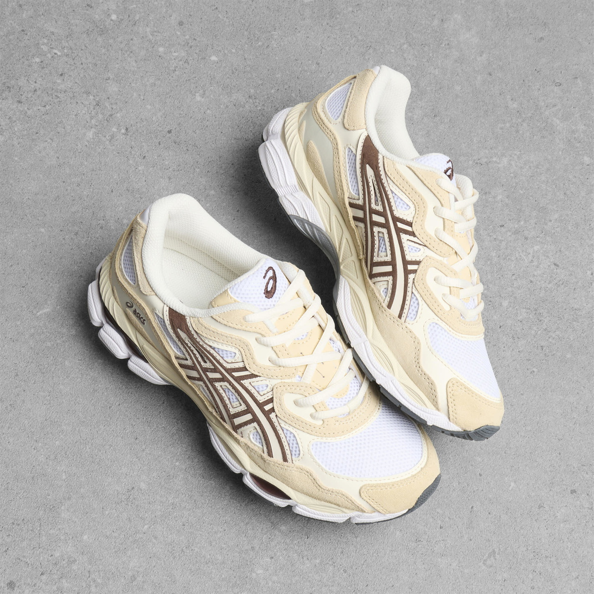 Asics GEL-NYC Sneaker in White/Roasted Coffee