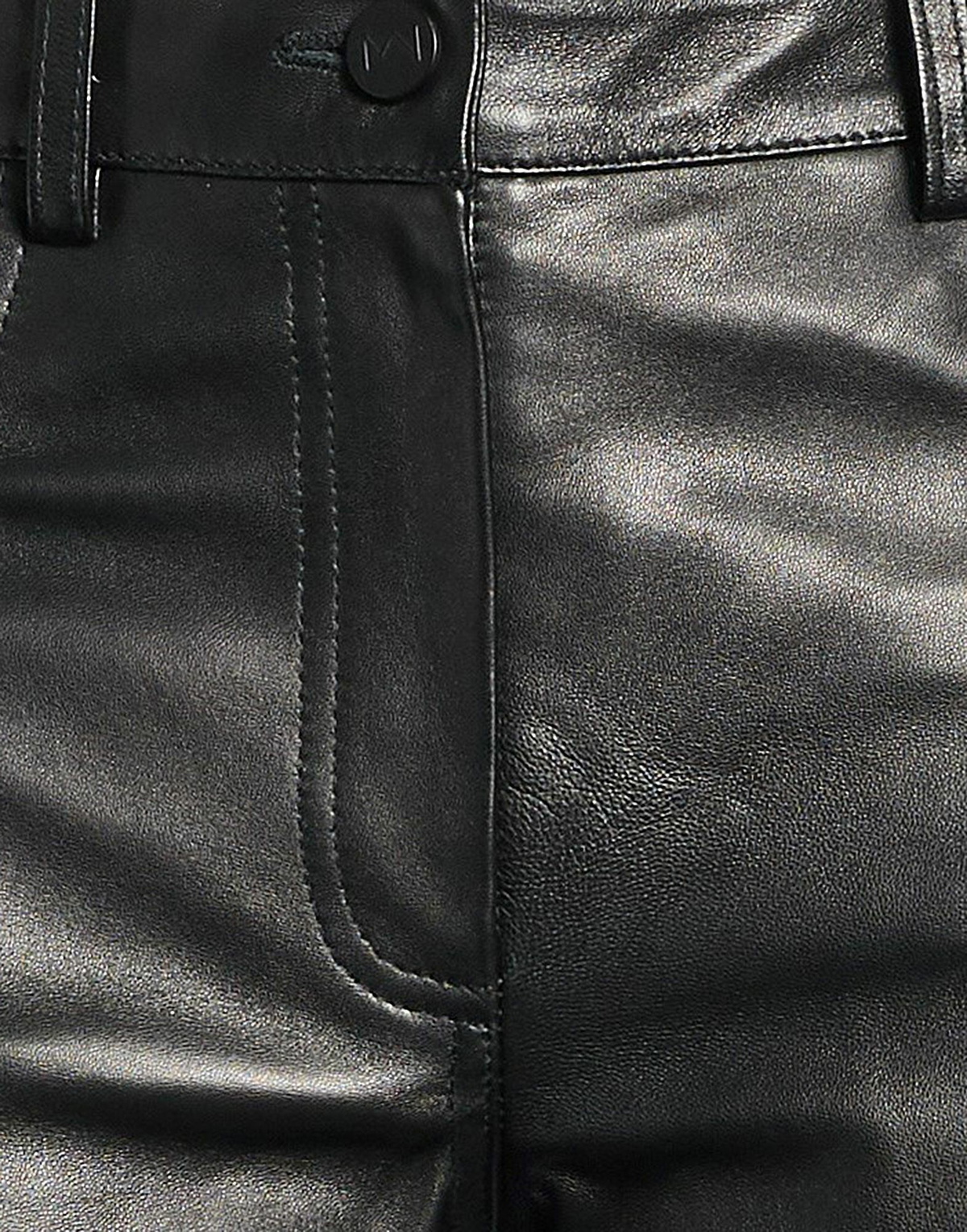 The Mannei Womens Pants in Black