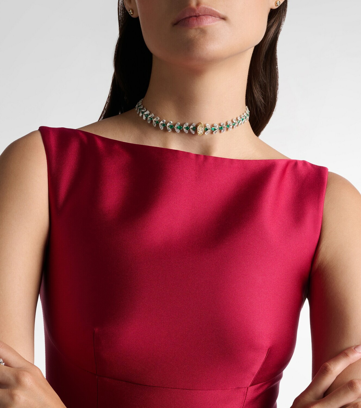 Kamyen 18kt white gold necklace with emeralds