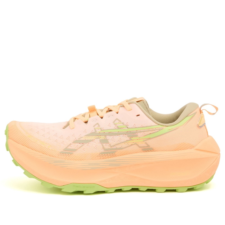 Photo: Asics Running TRABUCO MAX 4 in Cream/Khaki