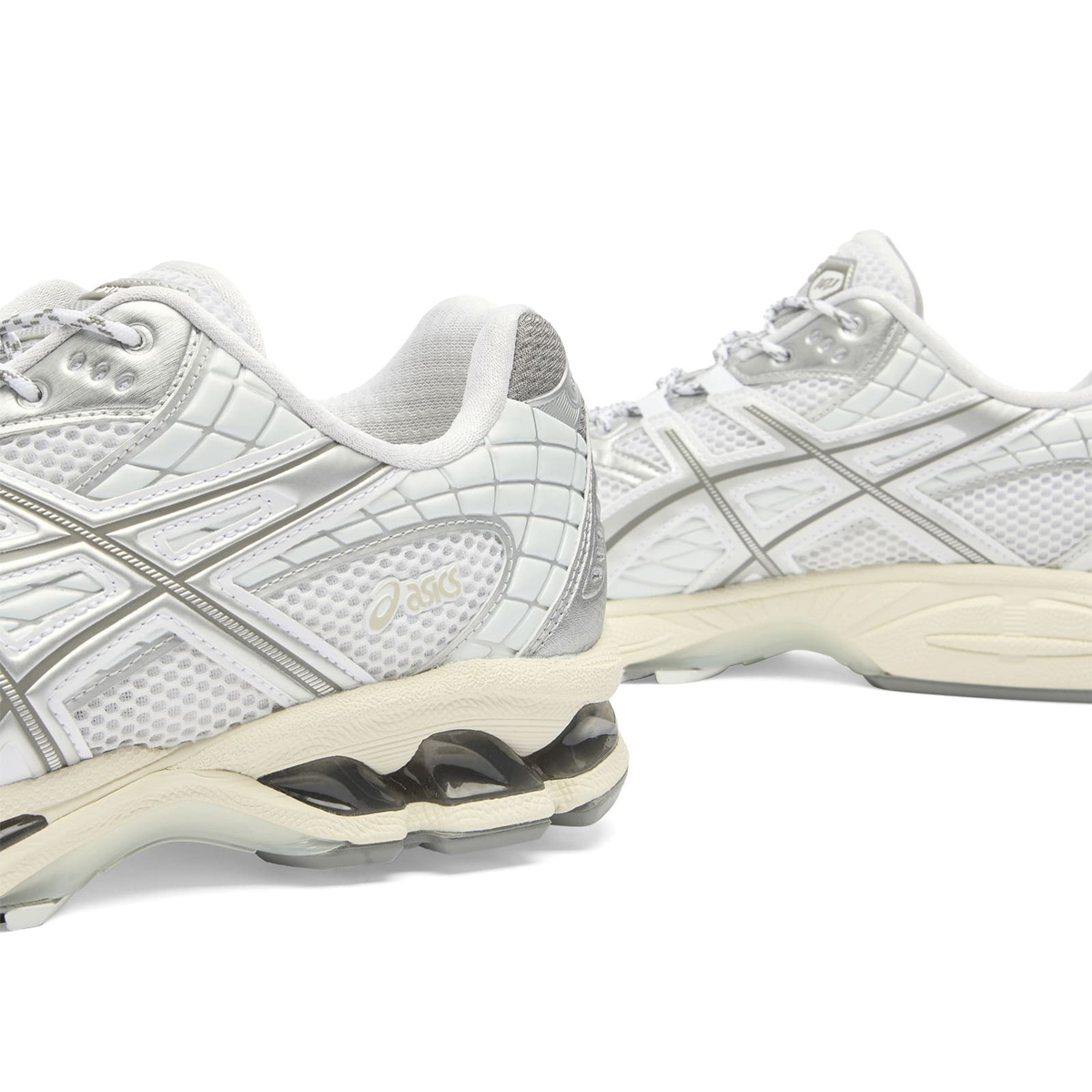 Asics Gel-Nimbus 10.1 Sneakers in White/Airy Blue