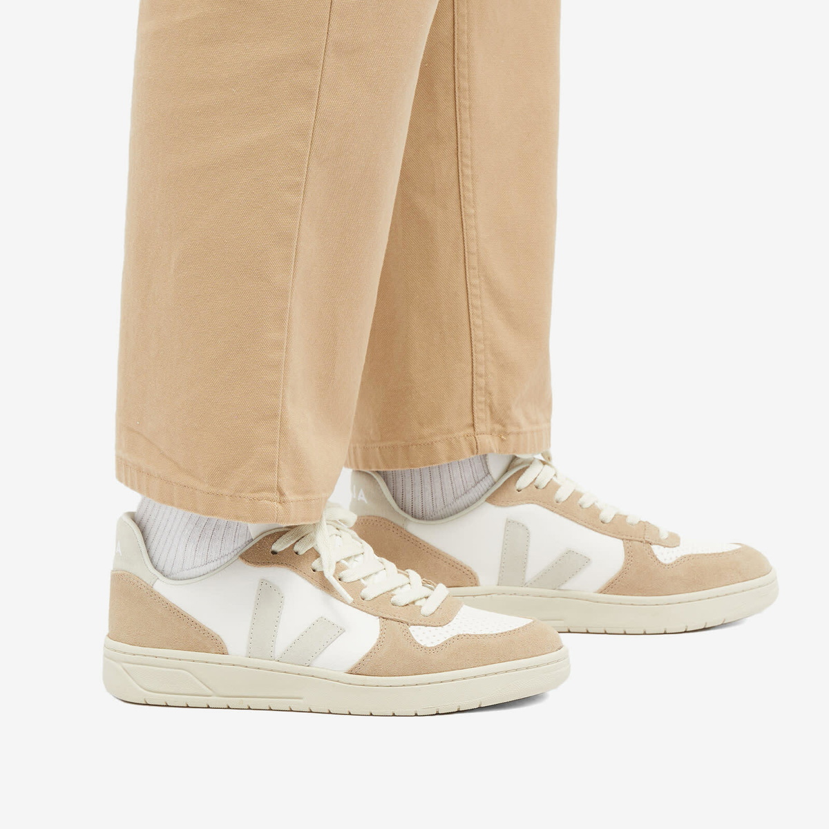 VEJA★V-10★兼用★WHITE NATURAL SAHARA VEJA V-10 WHITE NATURAL SAHARA | Dissh