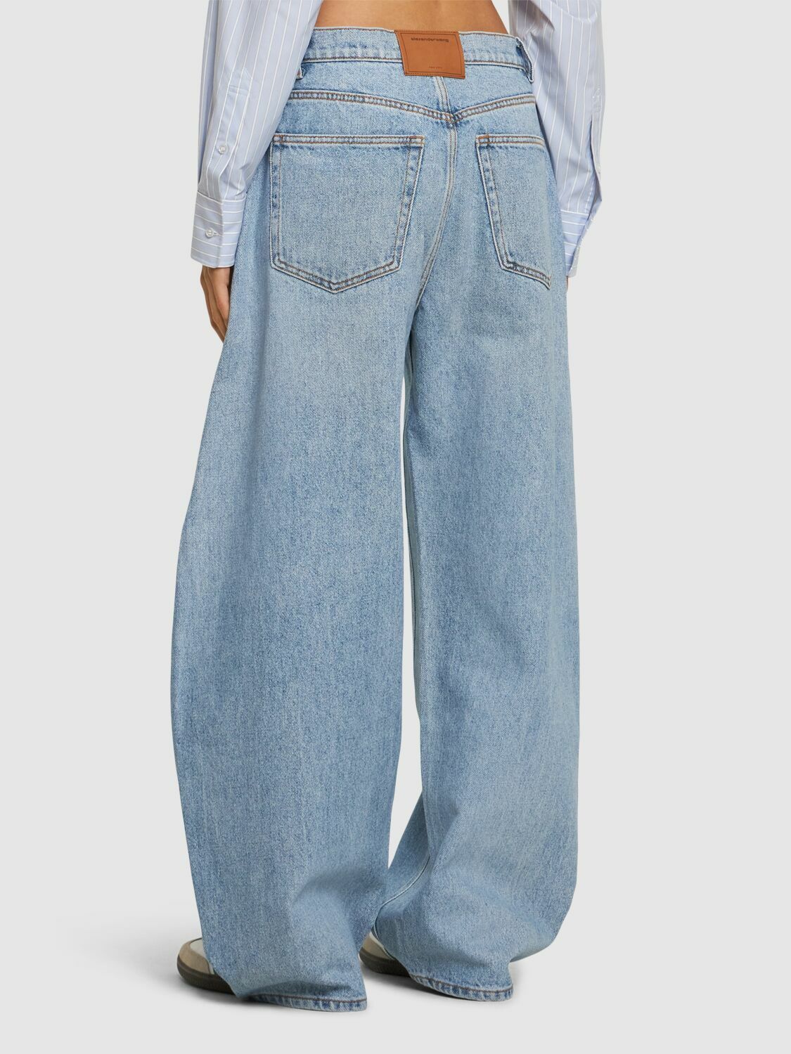 デニム・ジーパン Alexander Wang OVERSIZED ROUND LOW RISE JEANS T By Alexander Wang - Oversized Low Rise Jean In Recycled