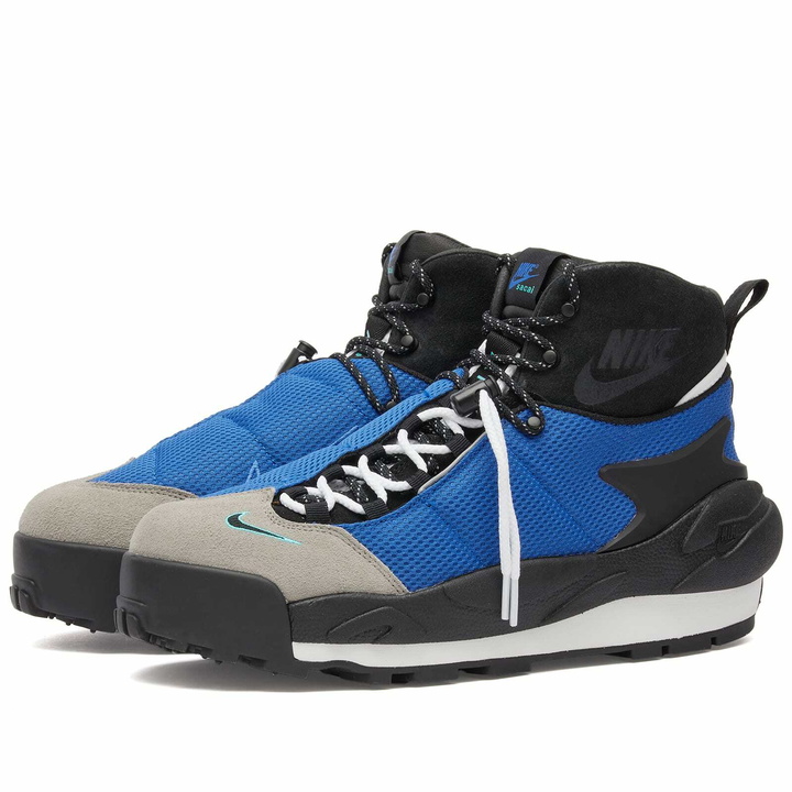 Photo: Nike Men's x Sacai Magmascape SP Sneakers in Royal/Black/Grey