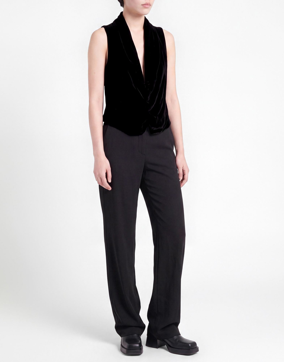 Sapio Womens Tailored Vest in Black