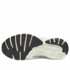 Saucony Progrid Guide 7 Sneaker in Onyx/Gold