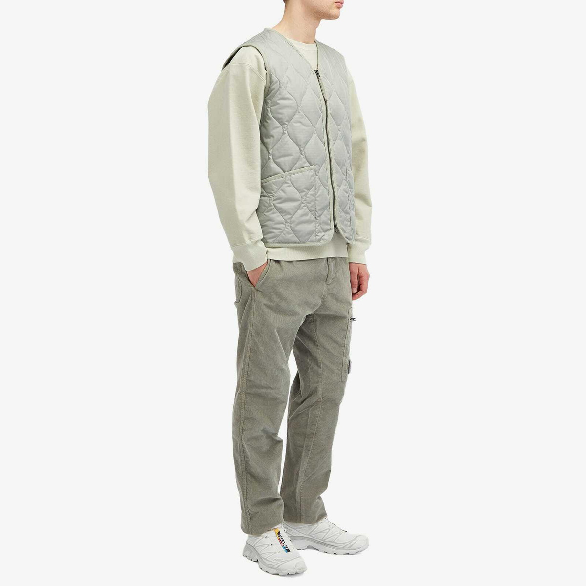 C.P. Company Men's Corduroy Lens Cargo Pants in Grape Leaf