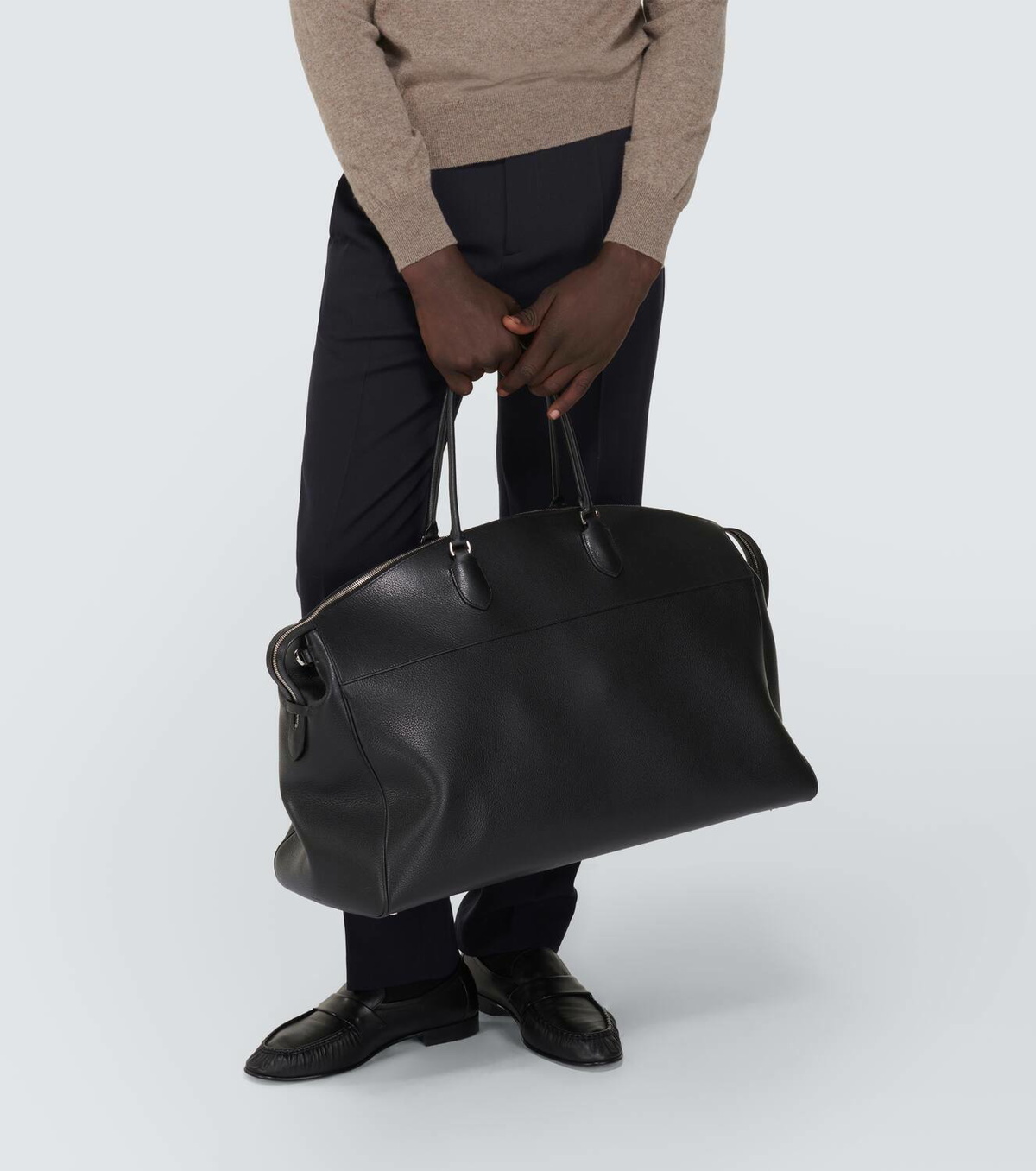 人気【The Row】バッグ！e Duffle in Leather (黒) George Duffle Black in Leather – The Row