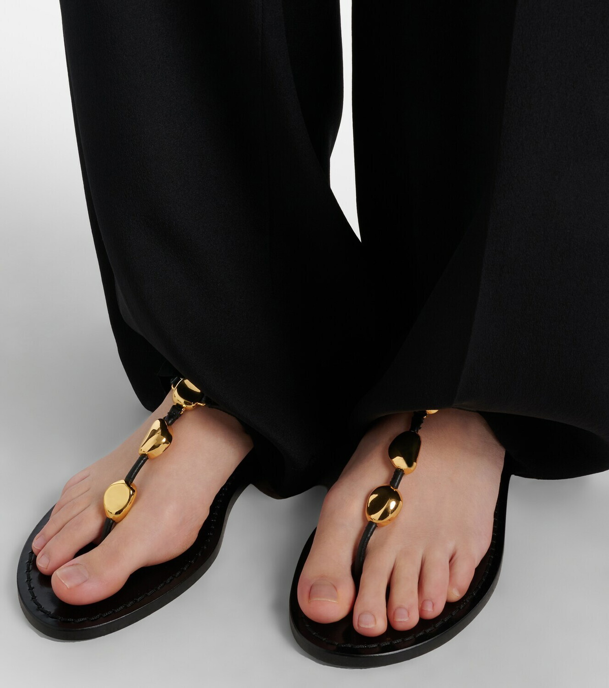 Amanu Nairobi leather thong sandals