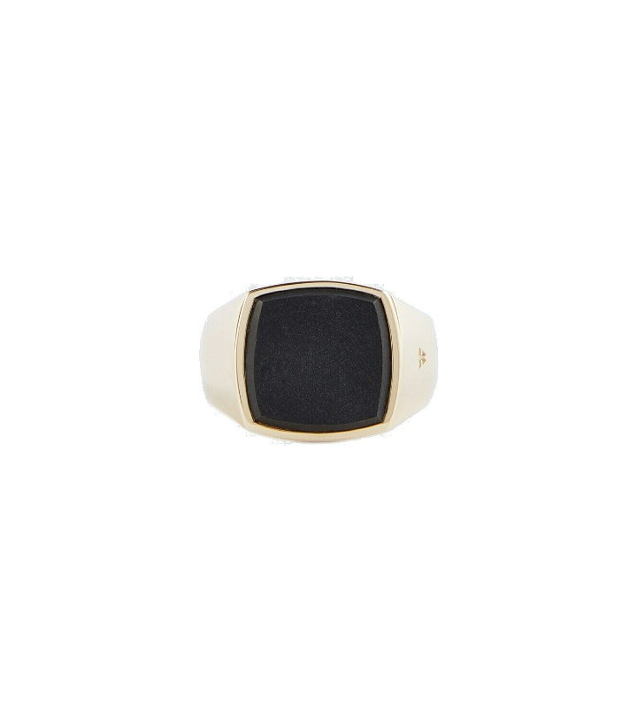 Photo: Tom Wood Cushion 9kt gold ring with black onyx