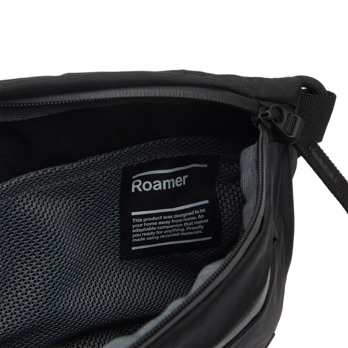Db Journey Roamer Pro Sling Bag - 6L in Black Out 