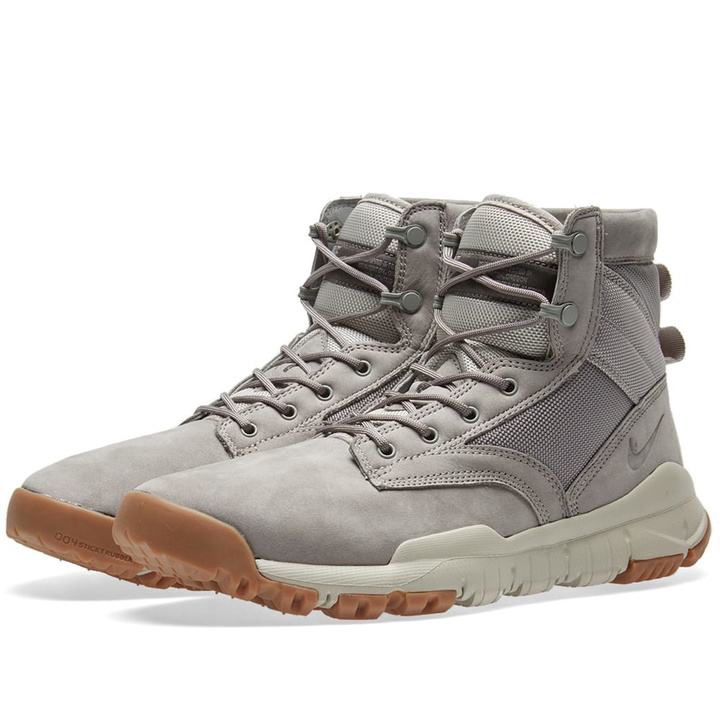 Photo: Nike SFB 6" Leather NSW