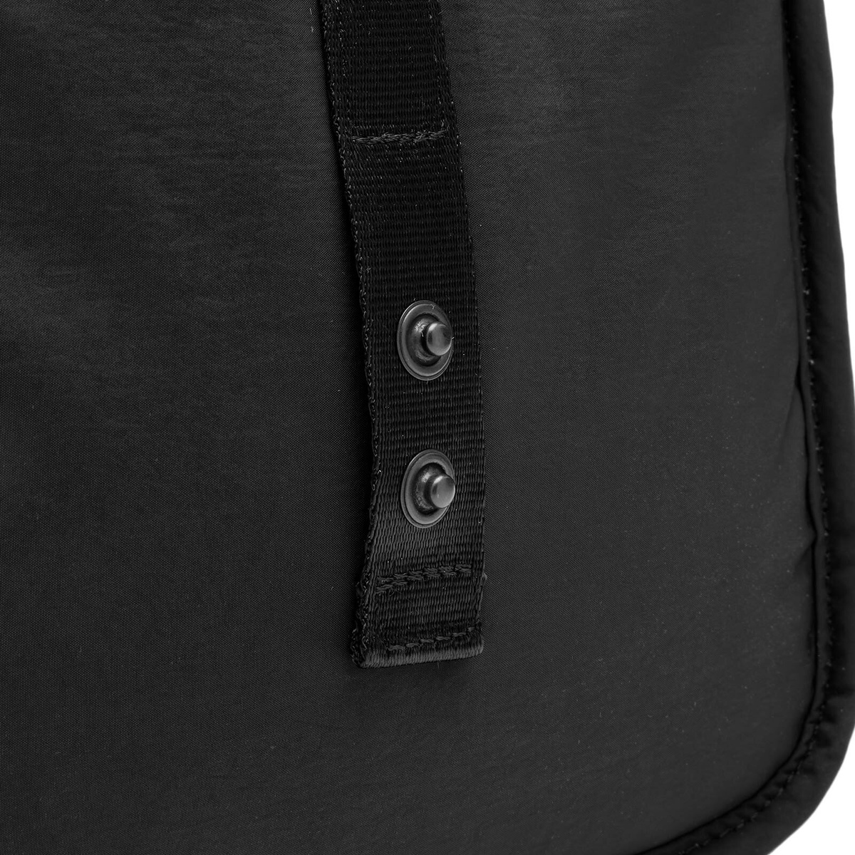 Mazi Untitled Stroll Cross Body Bag in Black 