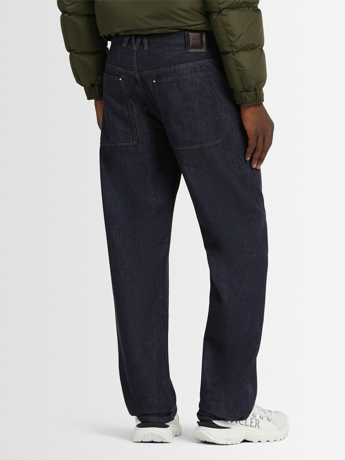 【送料&関税込】Moncler Straight Cut Jeans 30619961_59570630_600.jpg