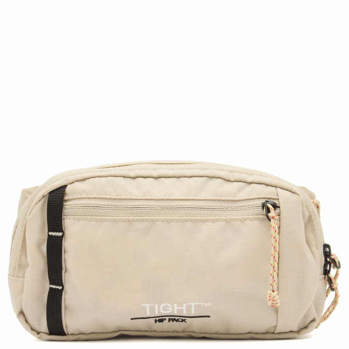 Photo: Haglöfs Men's Tight Hip Pack 1L in Chalk Beige/True Black 