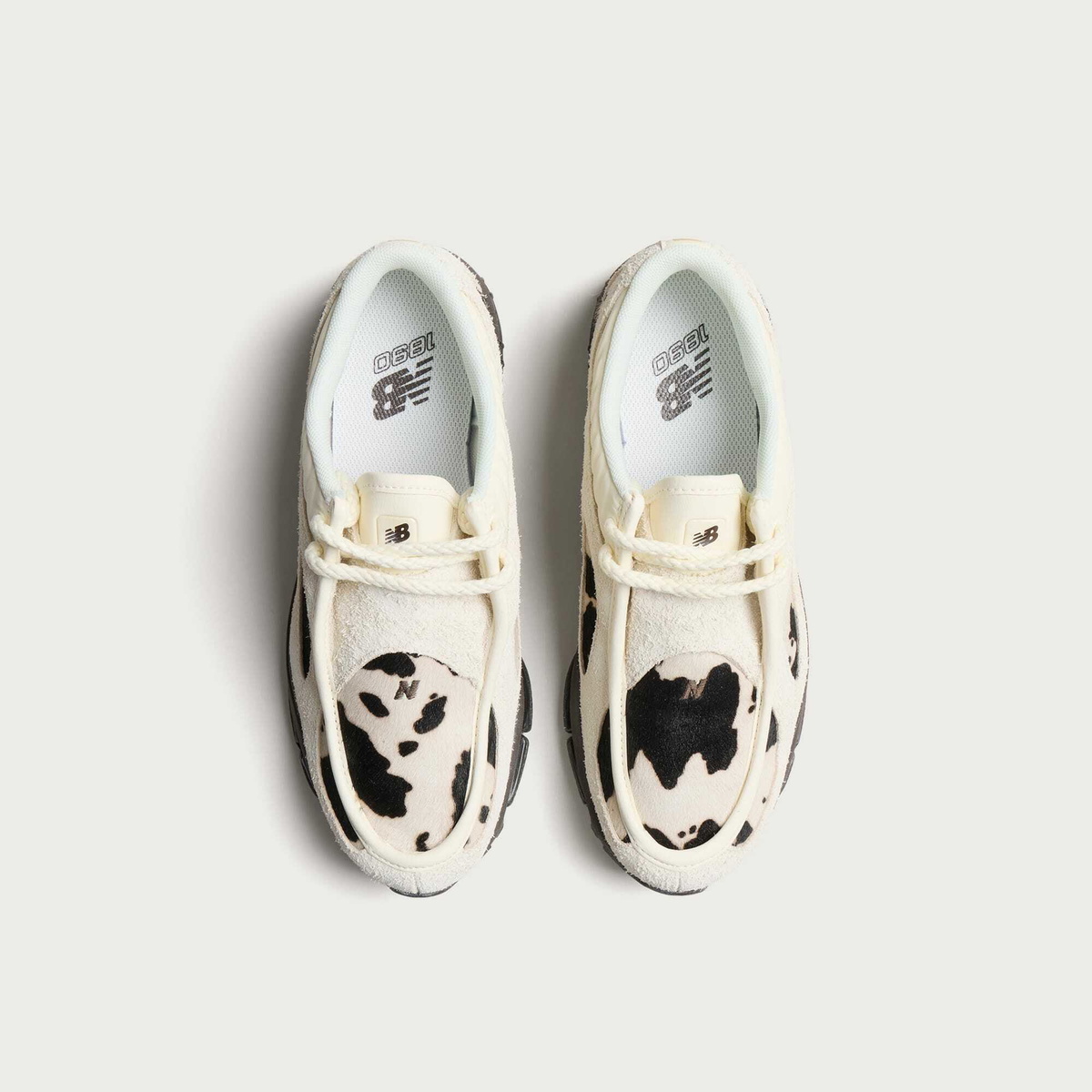 New Balance 1890A Sneaker in Angora/Rich Earth