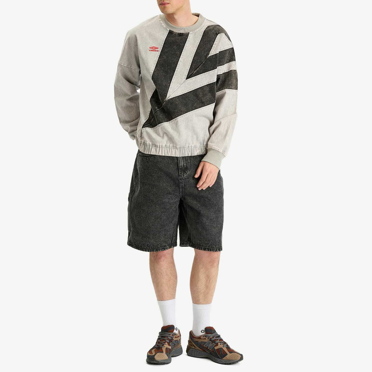 【UMBRO】 NQ Washed Drill Top Grey Umbro washed drill sweatshirt top in gray | ASOS