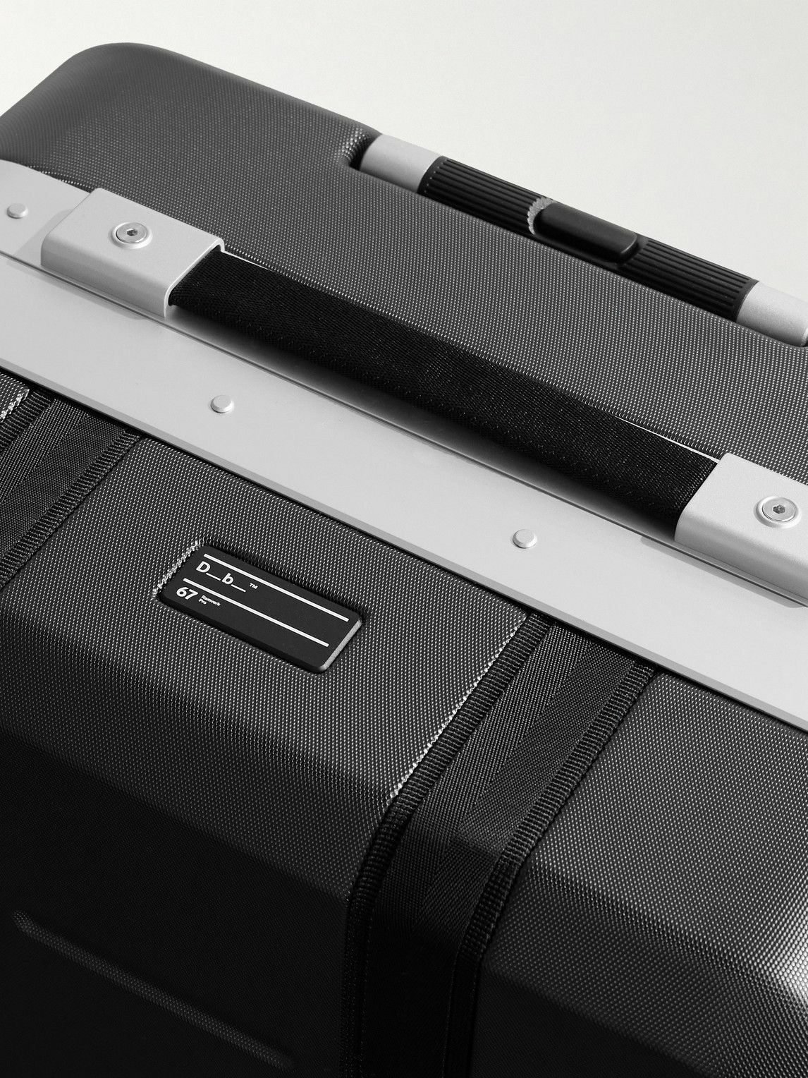 DB Journey - Ramverk Pro Medium Polycarbonate and Aluminium Check-In Suitcase