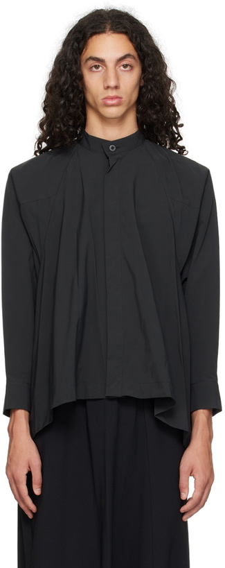 Photo: 132 5. ISSEY MIYAKE Black Trapezoid Shirt
