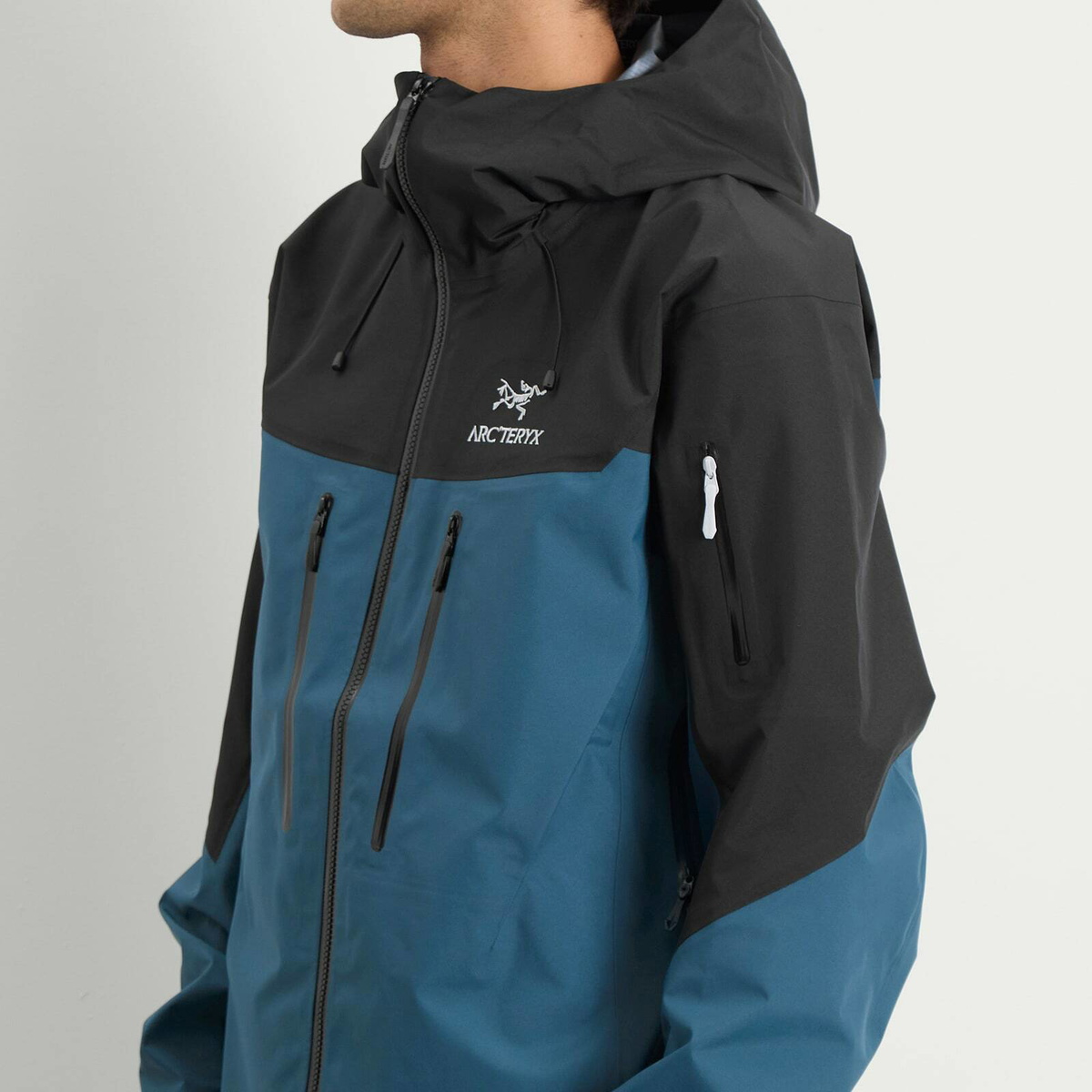 Arc'teryx Men's Alpha SV Gore-Tex Jacket in Lodestar