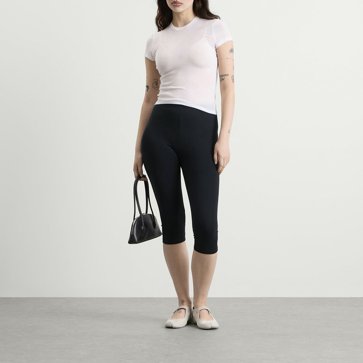 SKIMS Women's Smooth Layers Capri in Obsidian