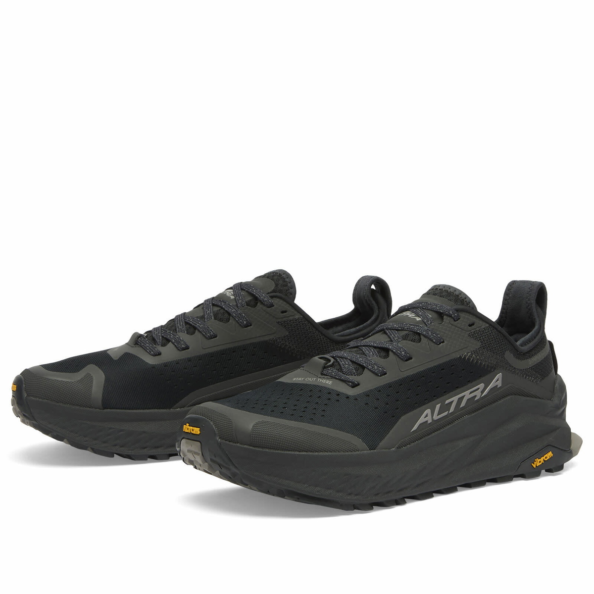 Altra Men's Olympus 6 Sneaker in Black/Black