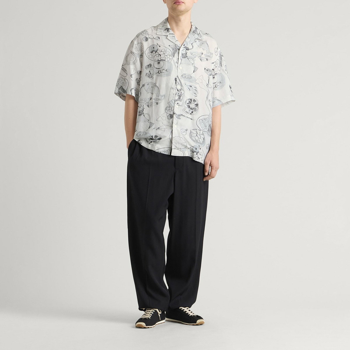 Jacquemus Men's Printed Cocktail Shirt in Print Table Off-White/Bla