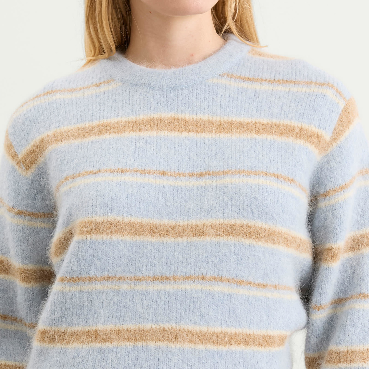 DUNST Women's Fuzzy Knit Jumper in Soft Blue/Brown